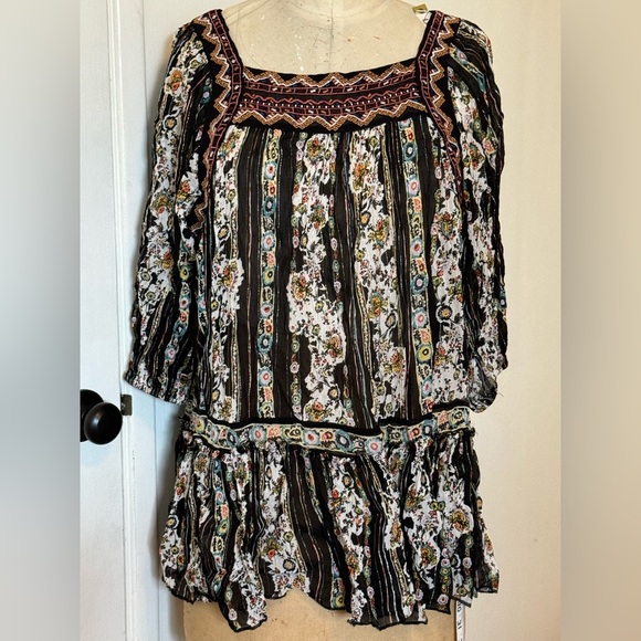 Free People Tops - CLOSET CLEAR OUT: Free People Sheer Metallic Tunic